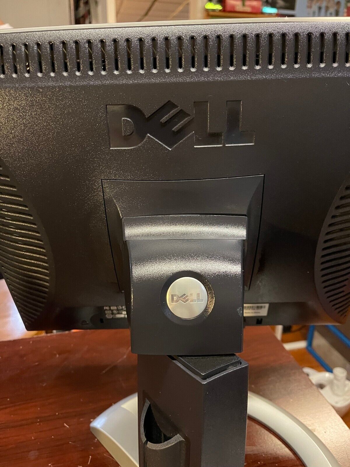 Монитор Dell Ultrasharp 2405FPW