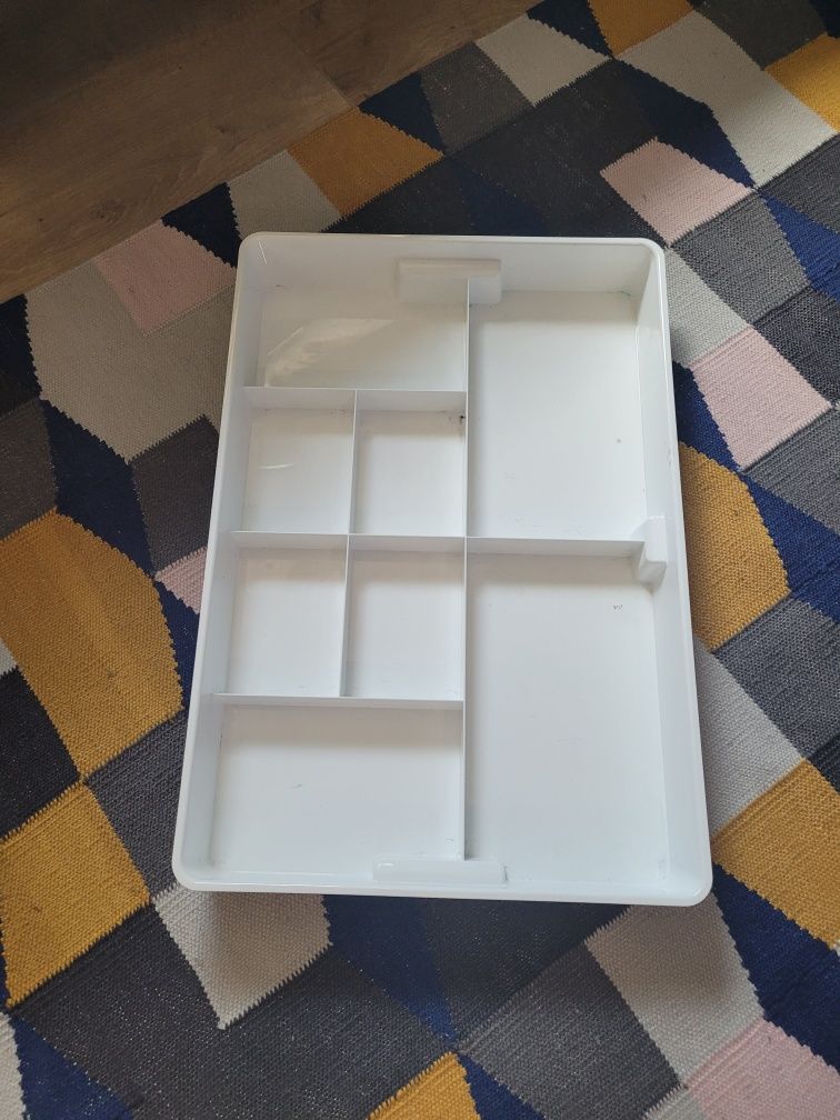 KUGGIS wkład do biurka ikea
Wkład z 6 przegródkami, biały
1 z 9
KUGGIS