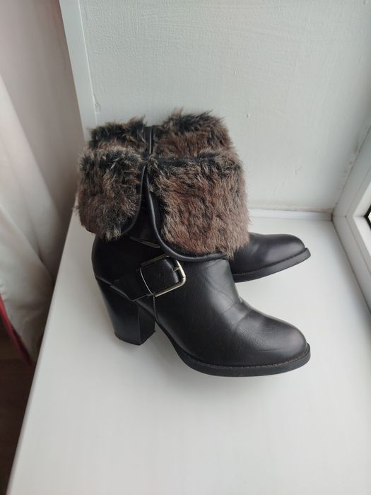 Чоботи зимові шкіряні жіночі 37 р чорні сині сапогы деми 36 р кожаные