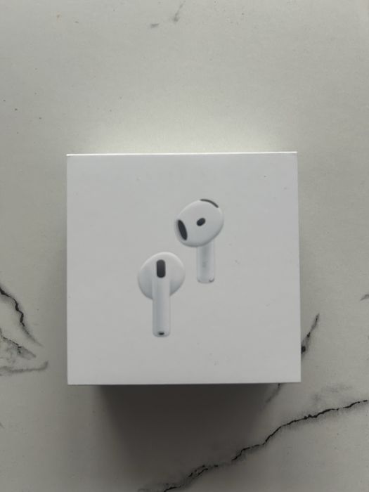 AirPods 4 z aktywną redukcją hałasu ANC