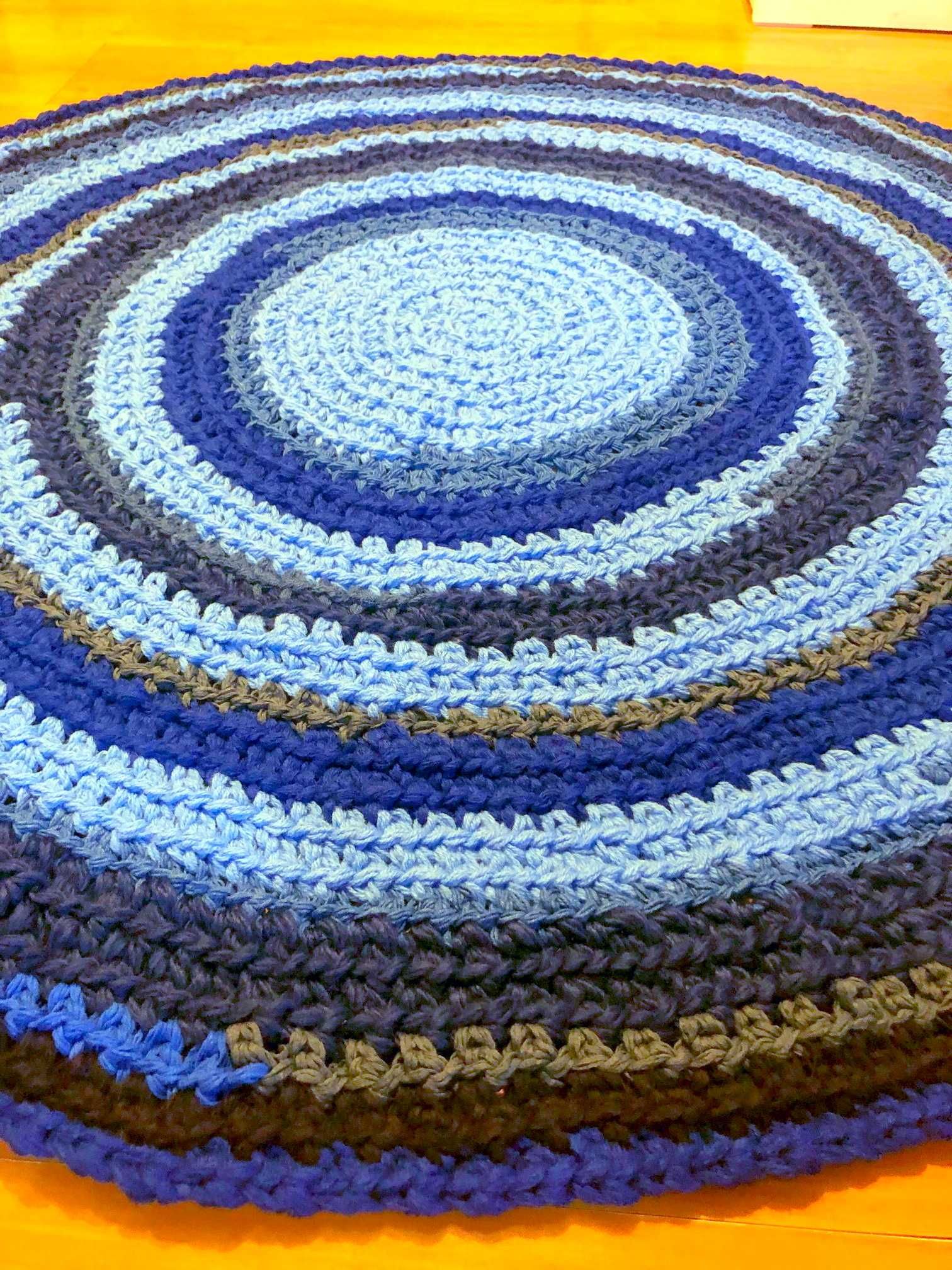 Dywanik okrągły niebieski śr116cm handmade 50zł
