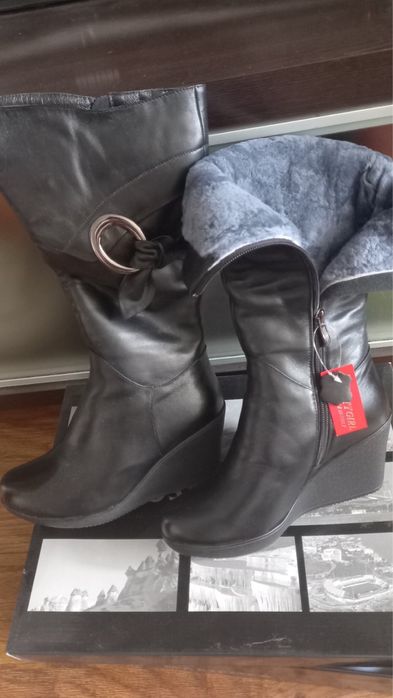 Шкіряні натуральні чоботи 39 розмір нові