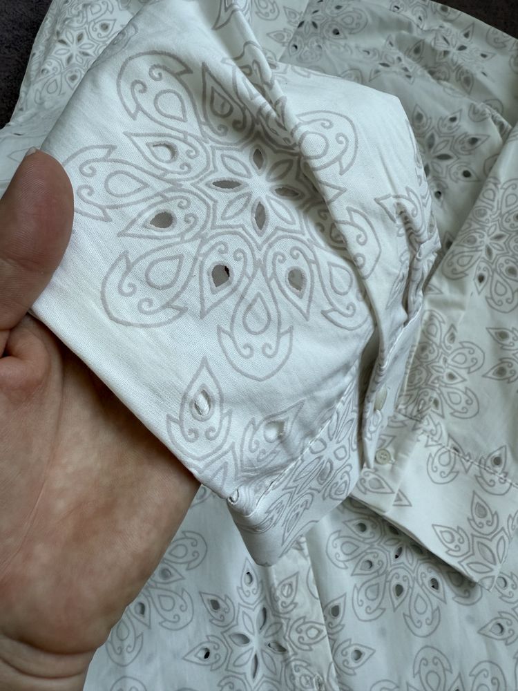 Сорочка Zara з прорізною вишивкою