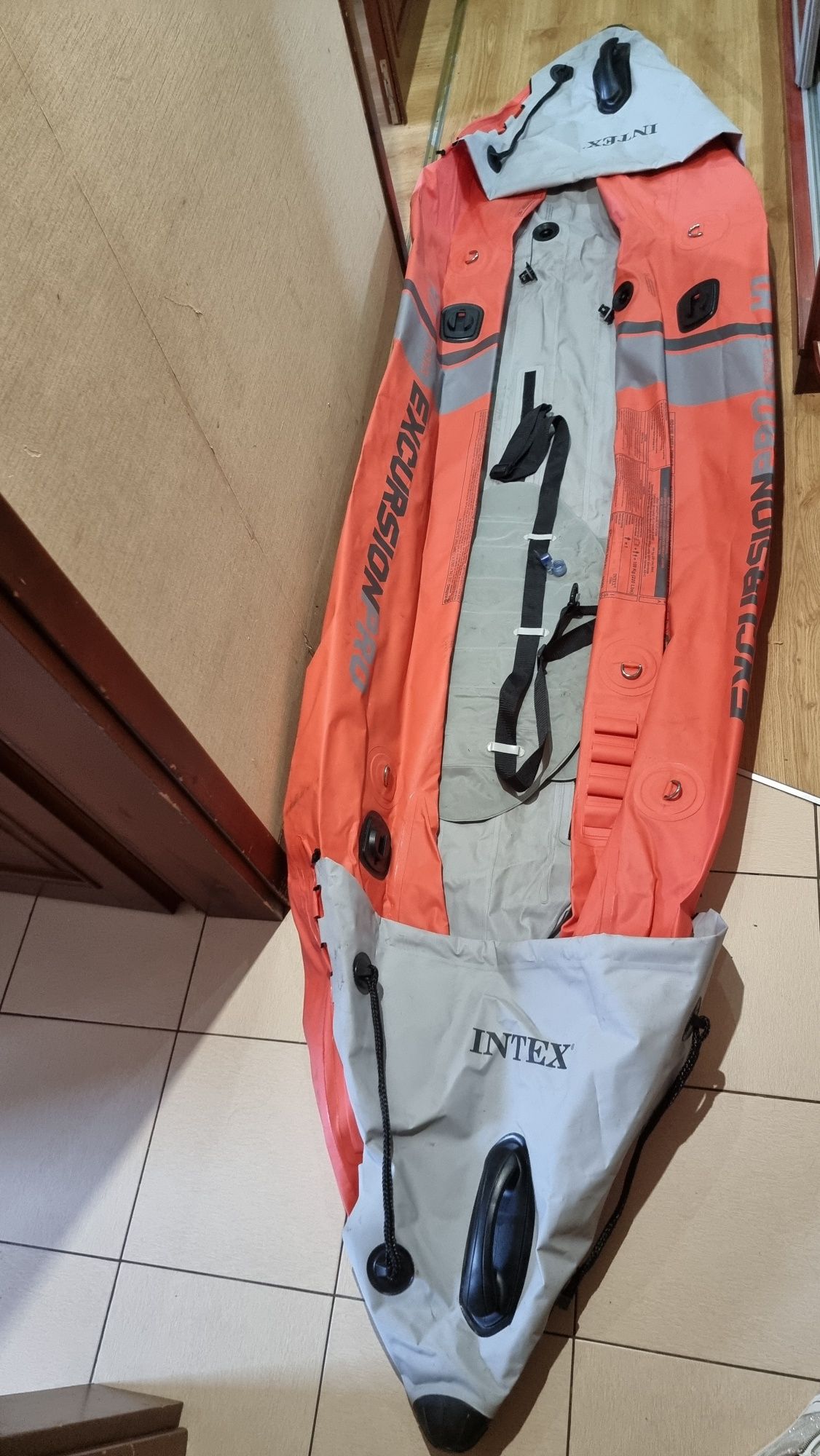 Надувная лодка байдарка б/у Intex EXCURSION PRO K1, 68303