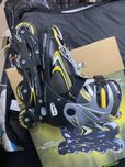 Patins em linha semi-novos