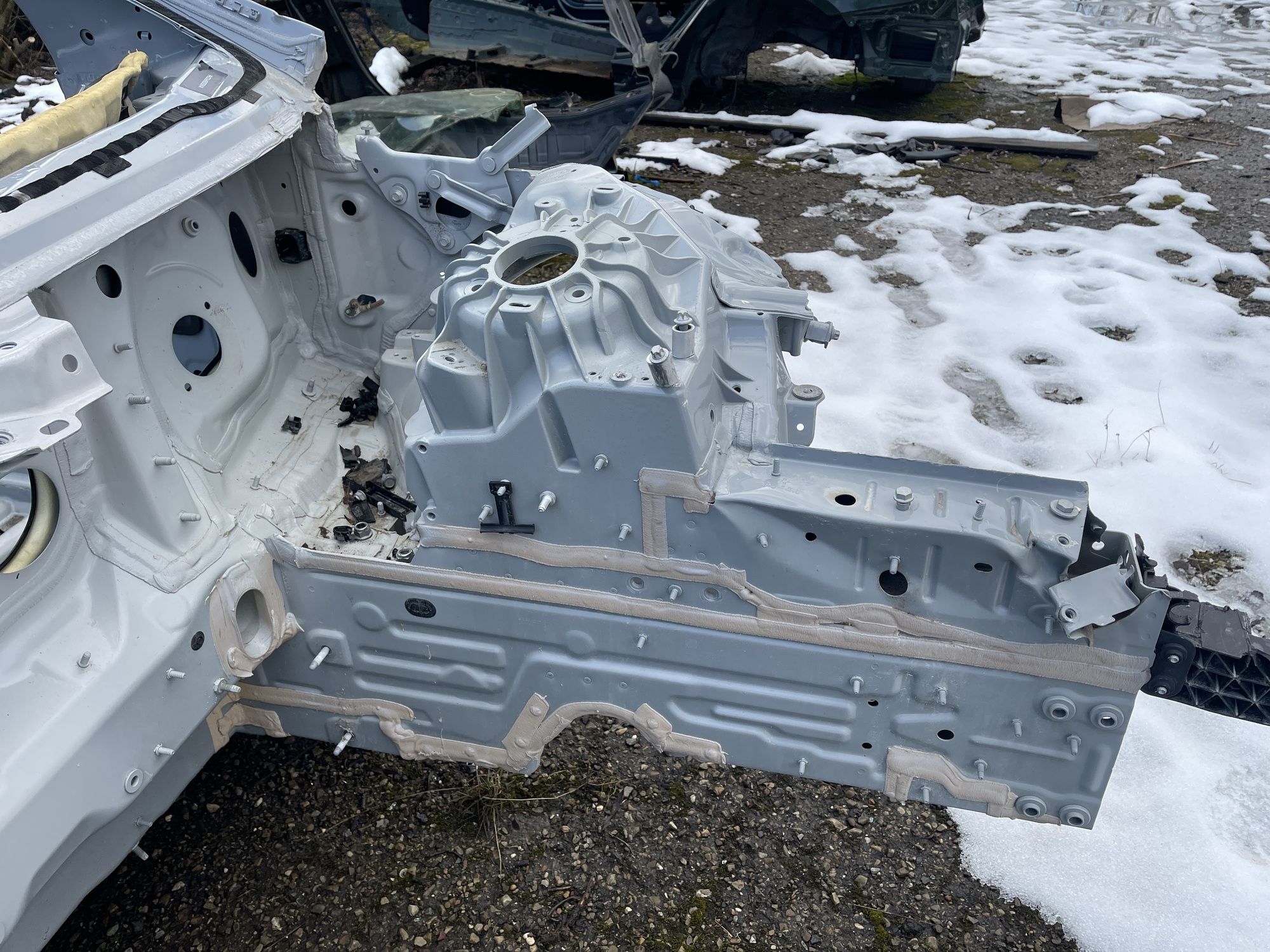 Чверть передня ліва четверть Mercedes EQE 53 2022-