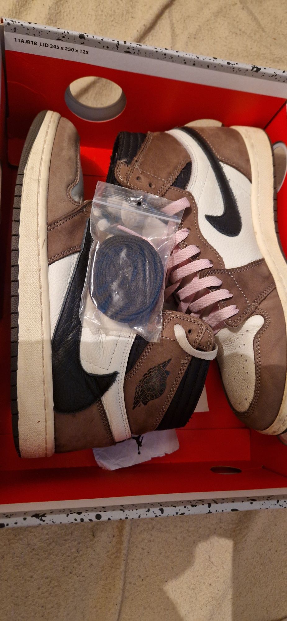 Air jordan travis scott