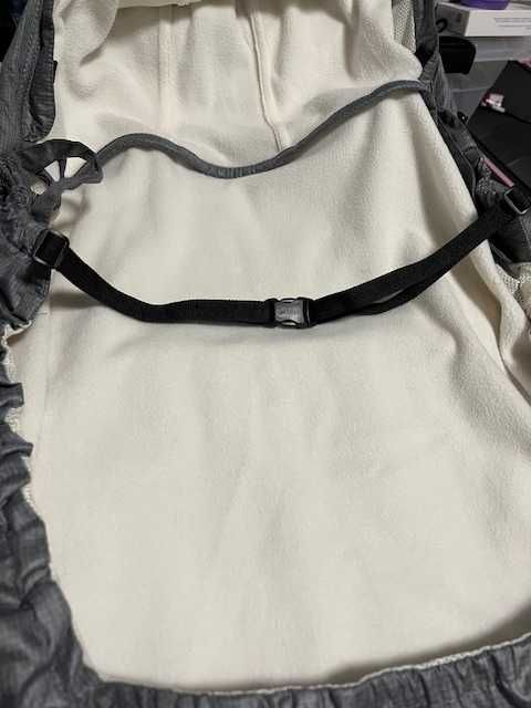 Bébéar Zimowy pokrowiec na nosidełko.