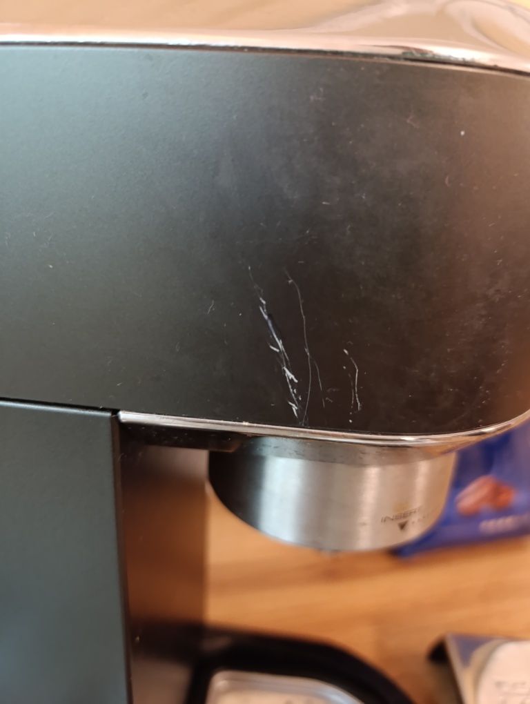 Express kolanowy DeLonghi EC685BK