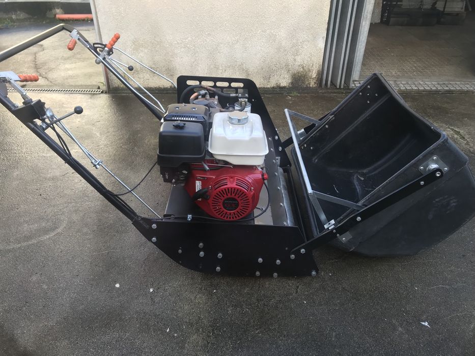 Vendo maquina relva para campos de futebol