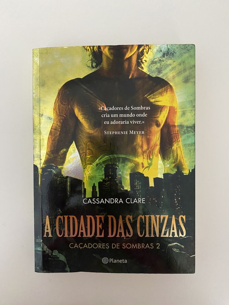 Coleção “Caçadores de Sombras”