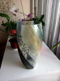 Продам вазу для квітів.
