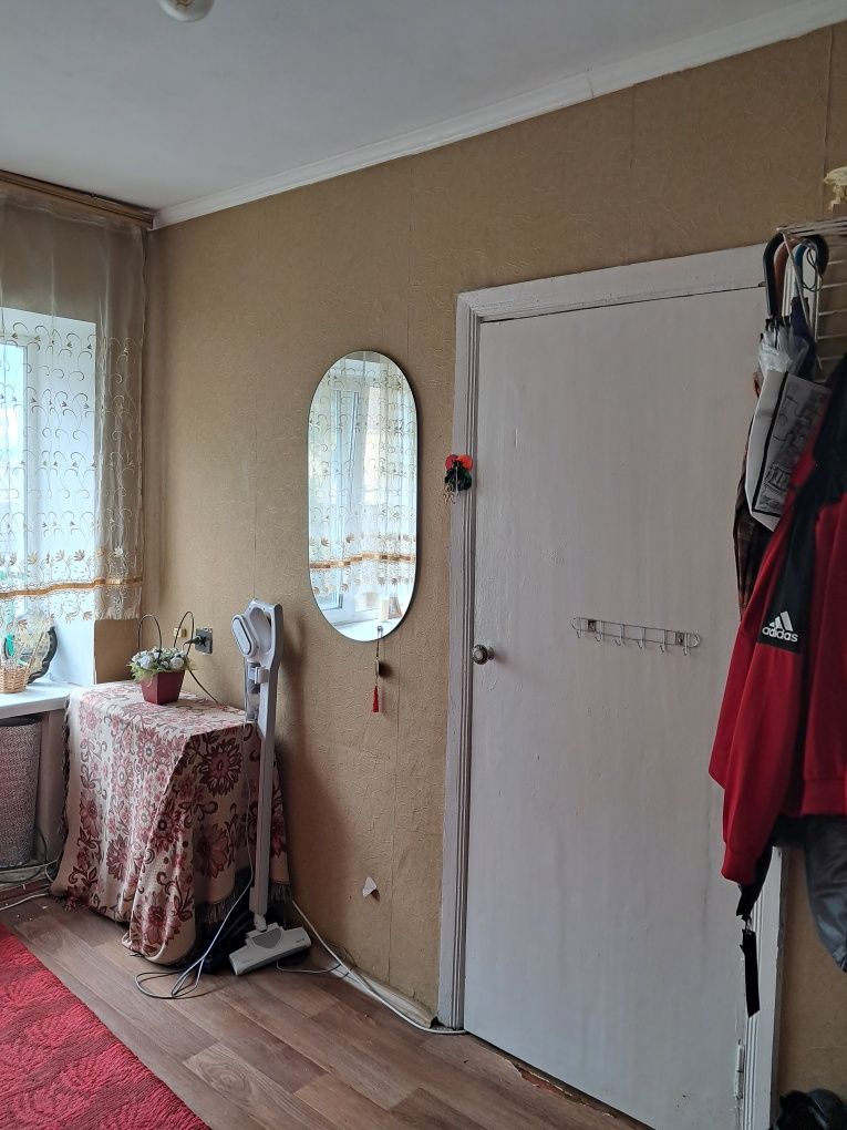 Продається дві кімнати в гуртожитку.