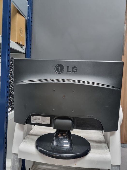 Computer Monitor64284593964546123