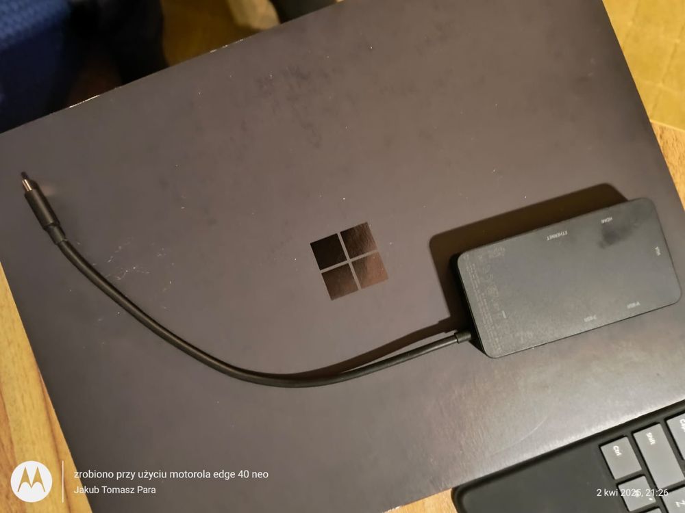 Microsoft surface pro 11 na gwarancji z klawiaturą i rysikiem