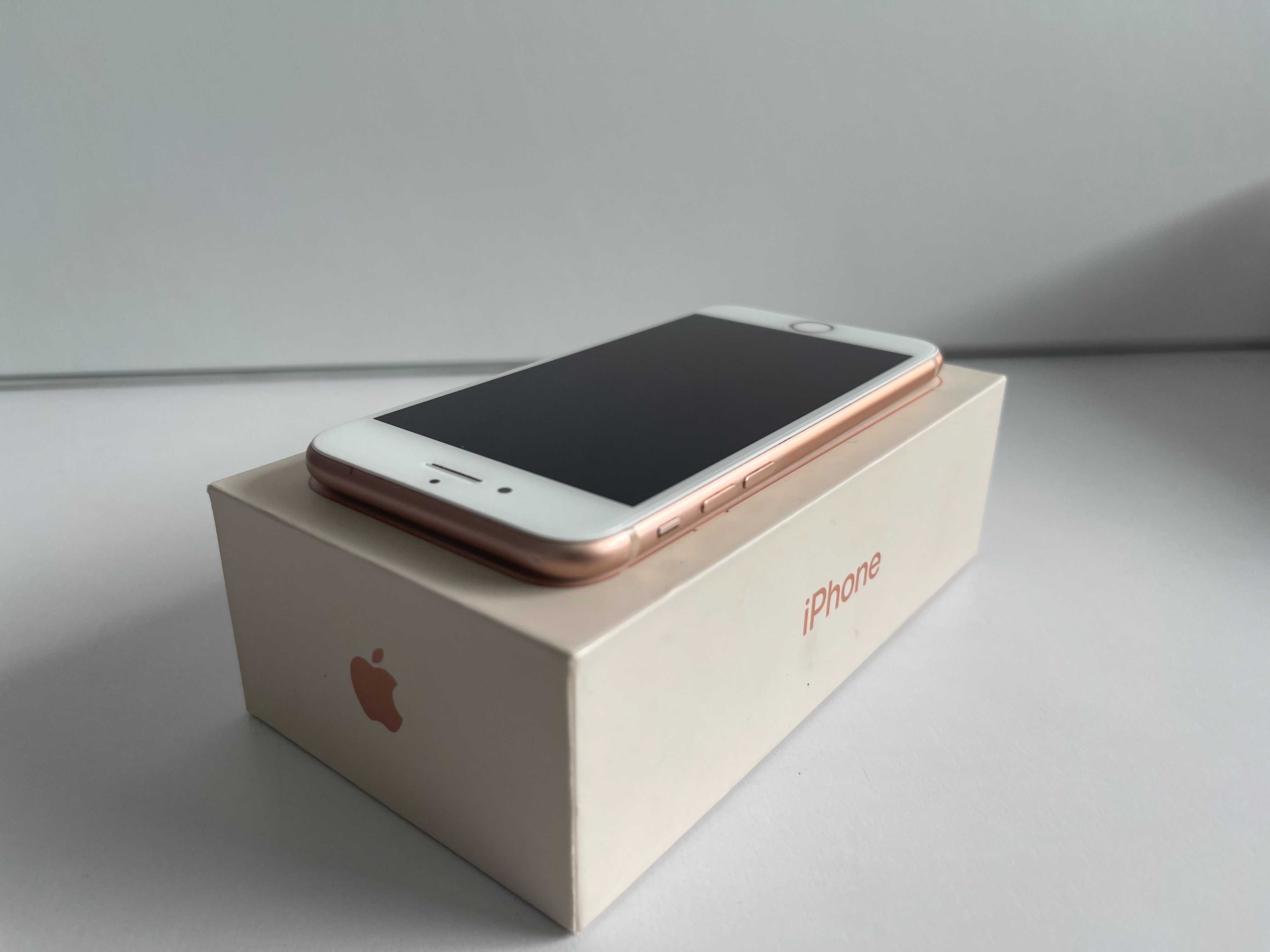 iPhone 8 64Gb, Sprawny w 100%, Bateria 74%, Kolor Złoty