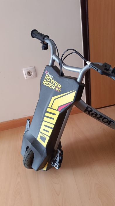 Triciclo razor power rider 360