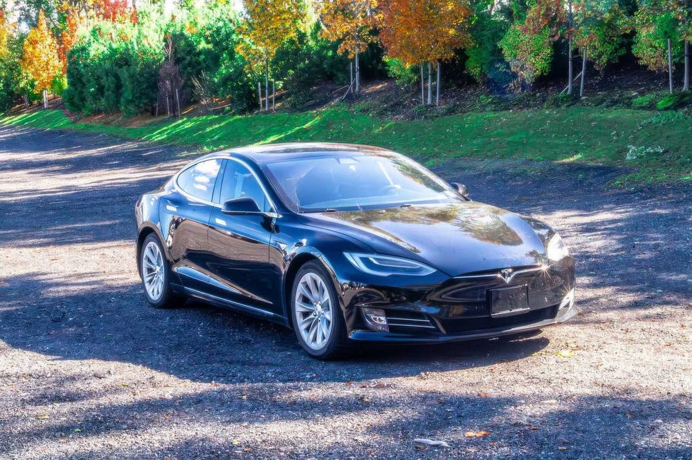 Tesla Model S 75D      2018