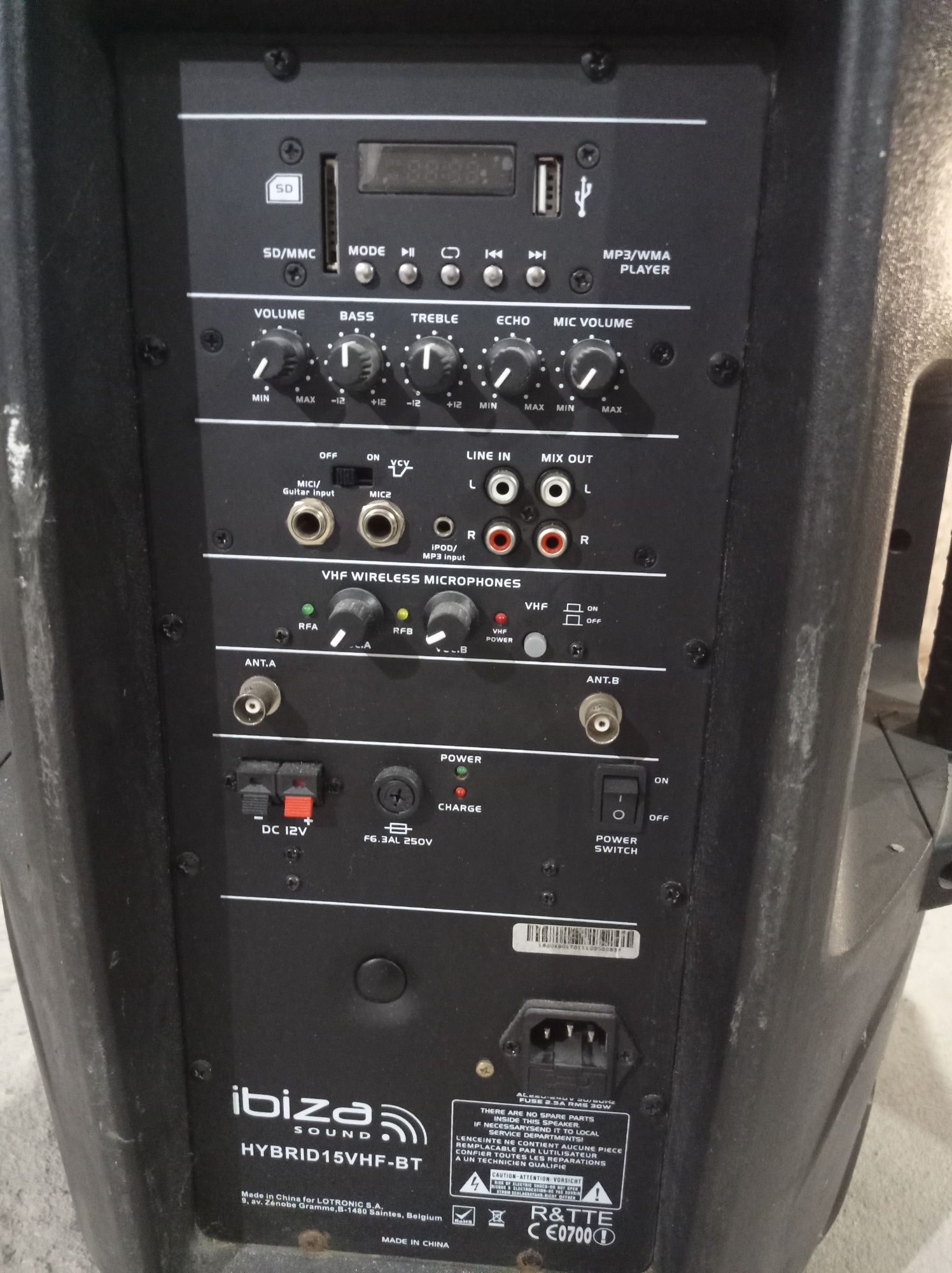 Coluna de som com bateria IBIZA