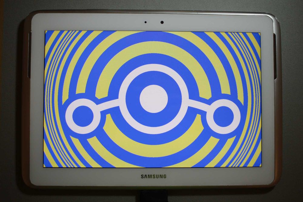 Планшет Samsung Galaxy Note 10.1 (GT-N8000ZWASEK) Pearl White