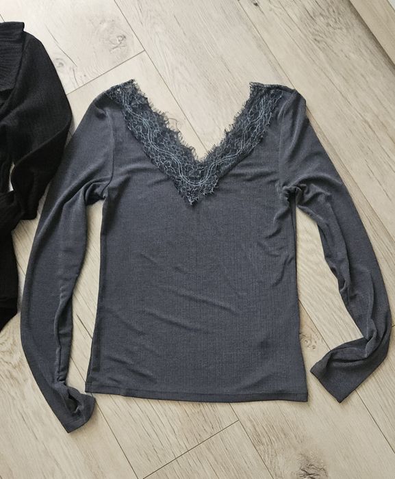 Body czarne pążkowane River Island 38 M bluzka koronką H&M elegancka