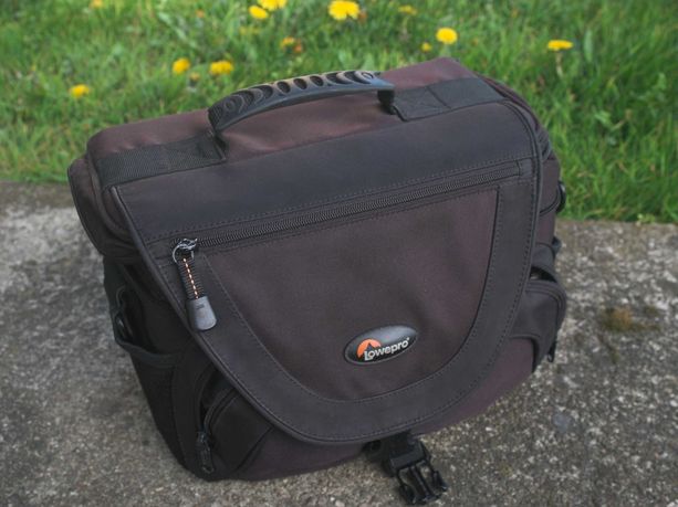 Lowepro Nova 4 AW torba fotograficzna