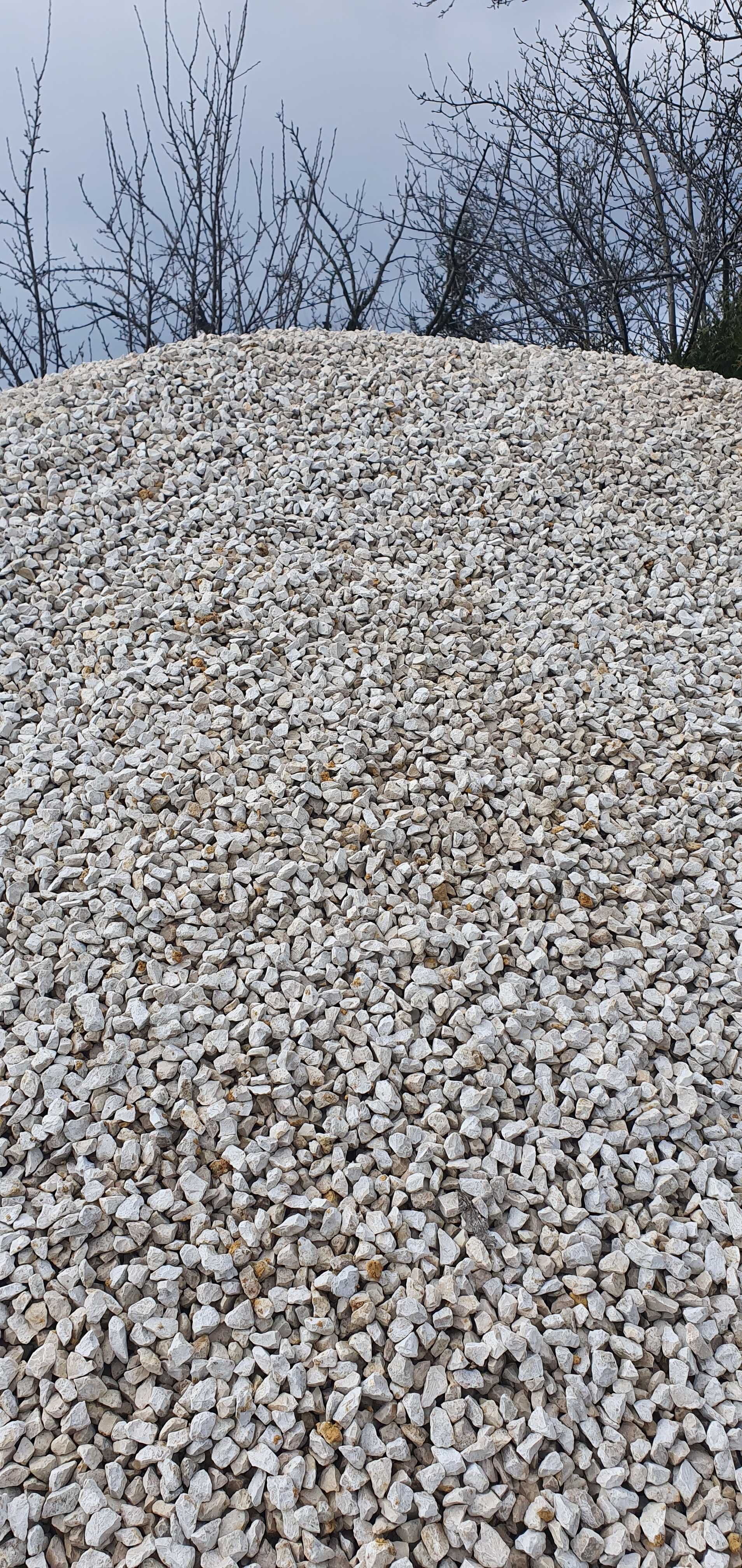 Kamień ozdobny ogrodowy, żwir otoczak miodowy 16-32 mm, wywrotka 3,5 t