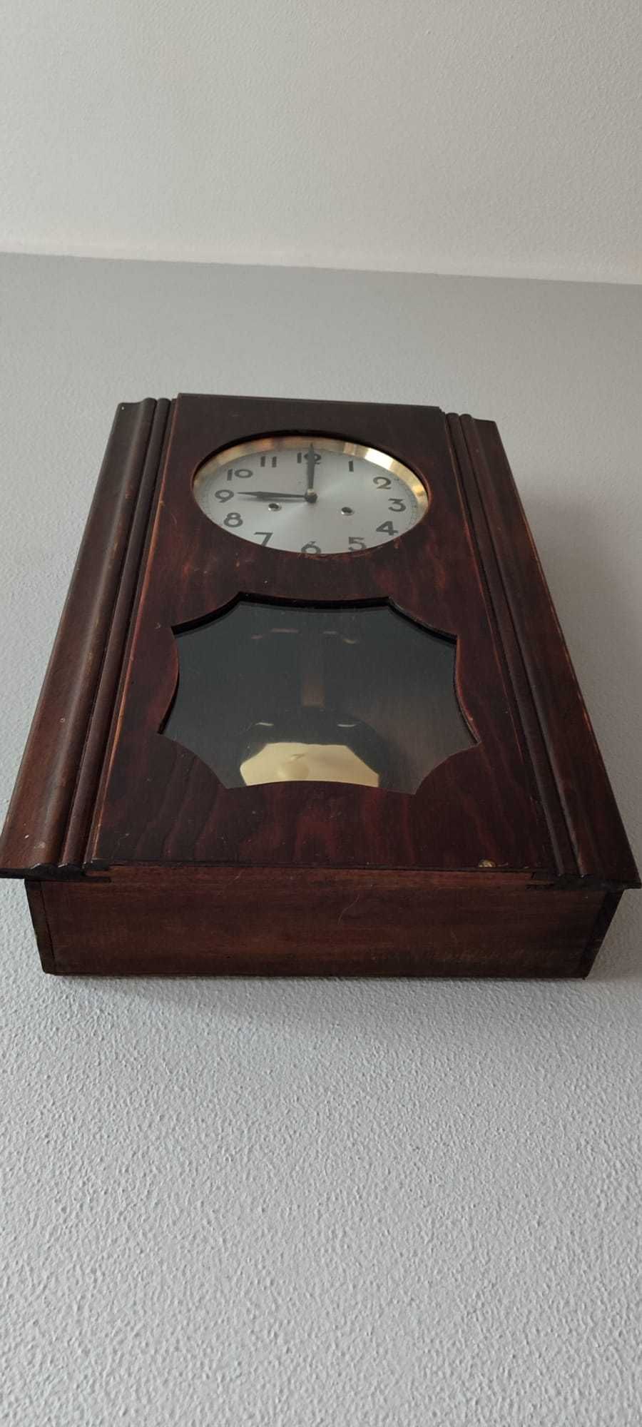 394 Zegar wiszący mechaniczny Junghans z 1949 roku antyk