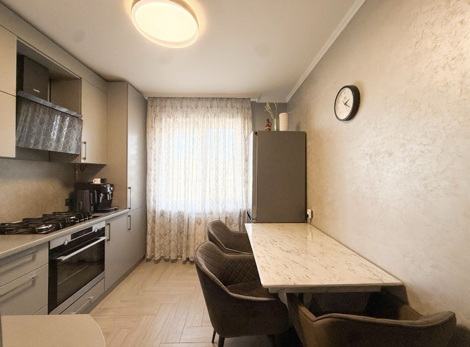 Продаж 2к квартири вул. І.Зріні