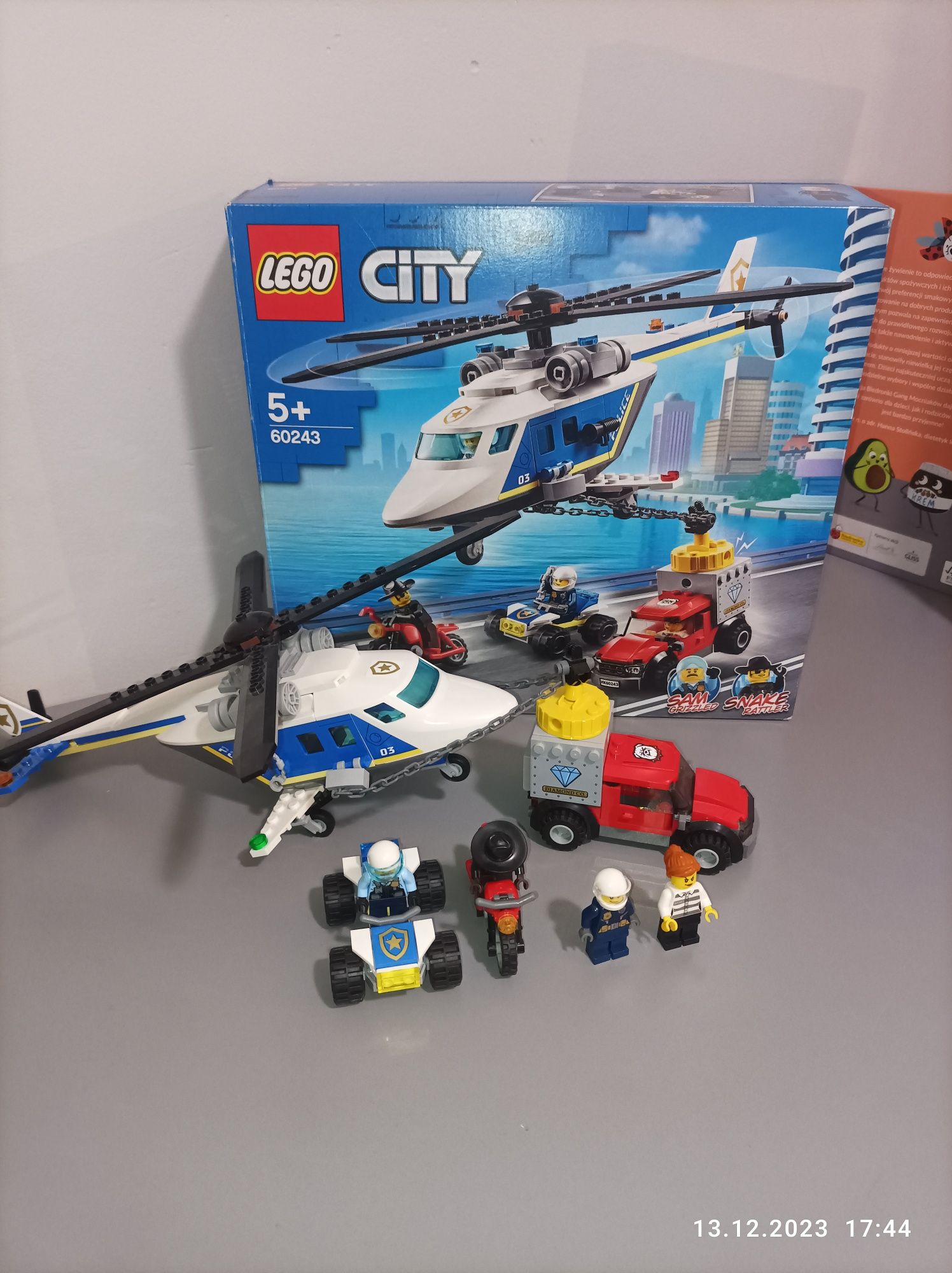 LEGO City Pościg policyjnym helikopterem