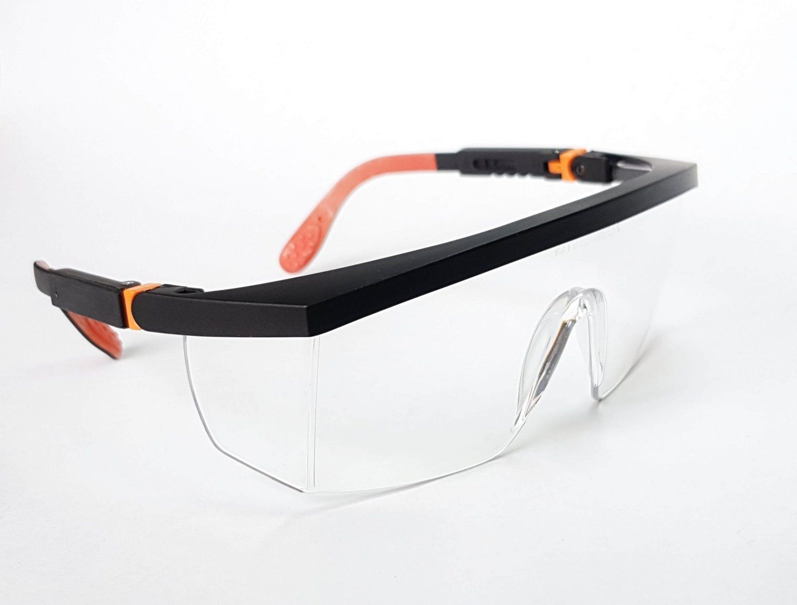 Продам защитные очки Triarma