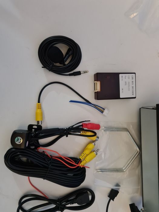 Автомагнітола штатна Opel
Камера заднього виду 
Антенна gps
Мікрофон