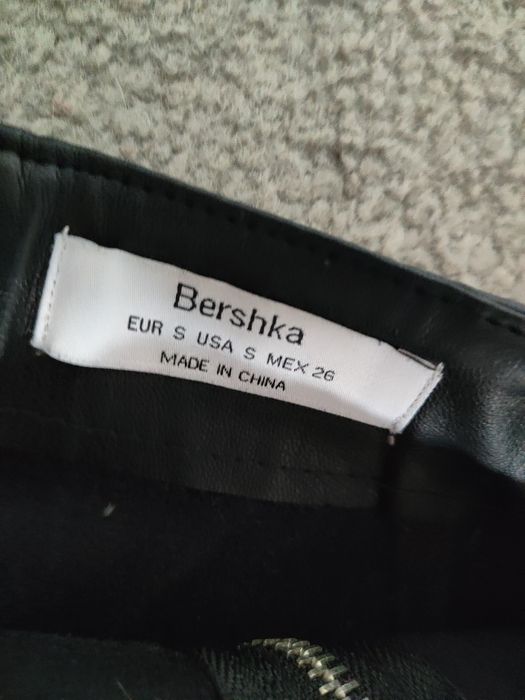 Bershka spódnica skóra s