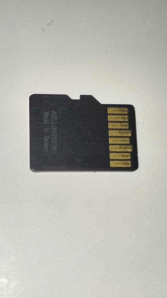 Карта пам'яті SanDisk 1 TB microSDXC UHS-I U3 V30 A2 Extreme