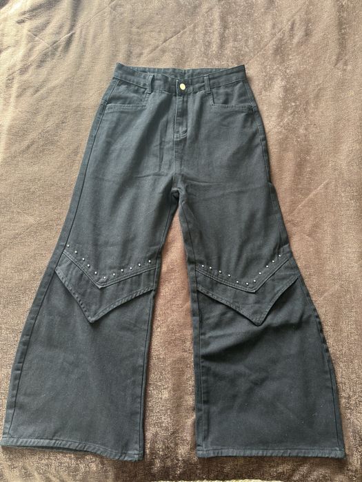 Чорні кльош брюки