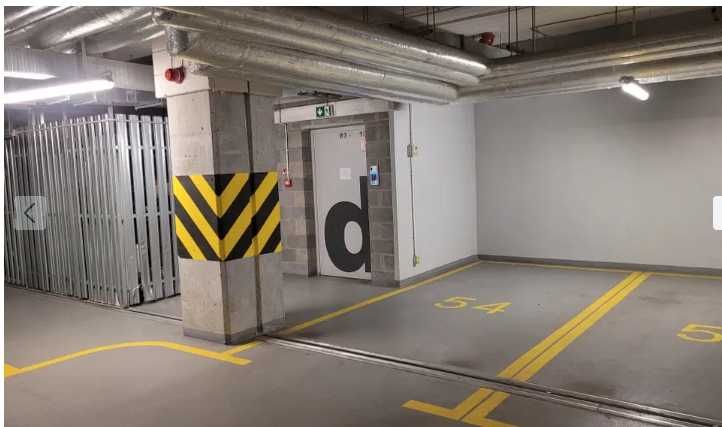 Wynajmę miejsce parkingowe w hali garażowej.