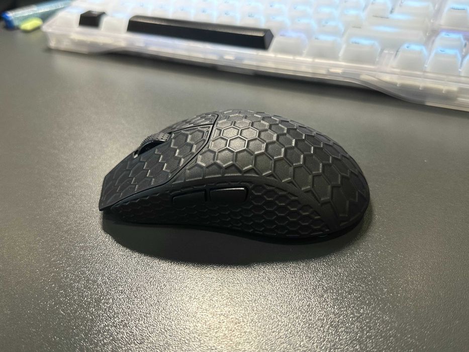 G-Wolves VUK 8K Wireless Mouse ~35g dual sensor