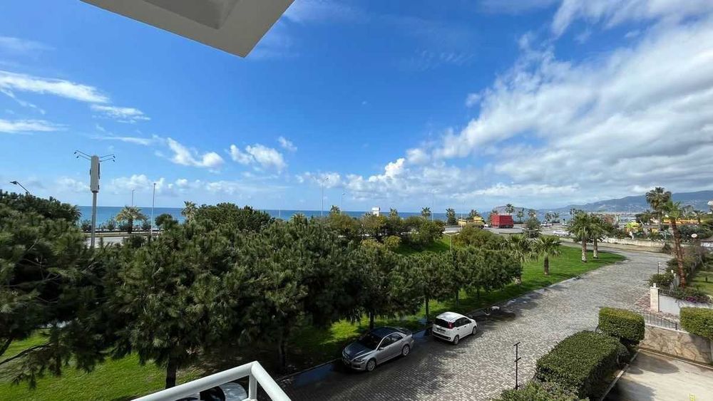 Просторная квартира 134м2 жилой комплекс 100м до моря Махмутлар Турция