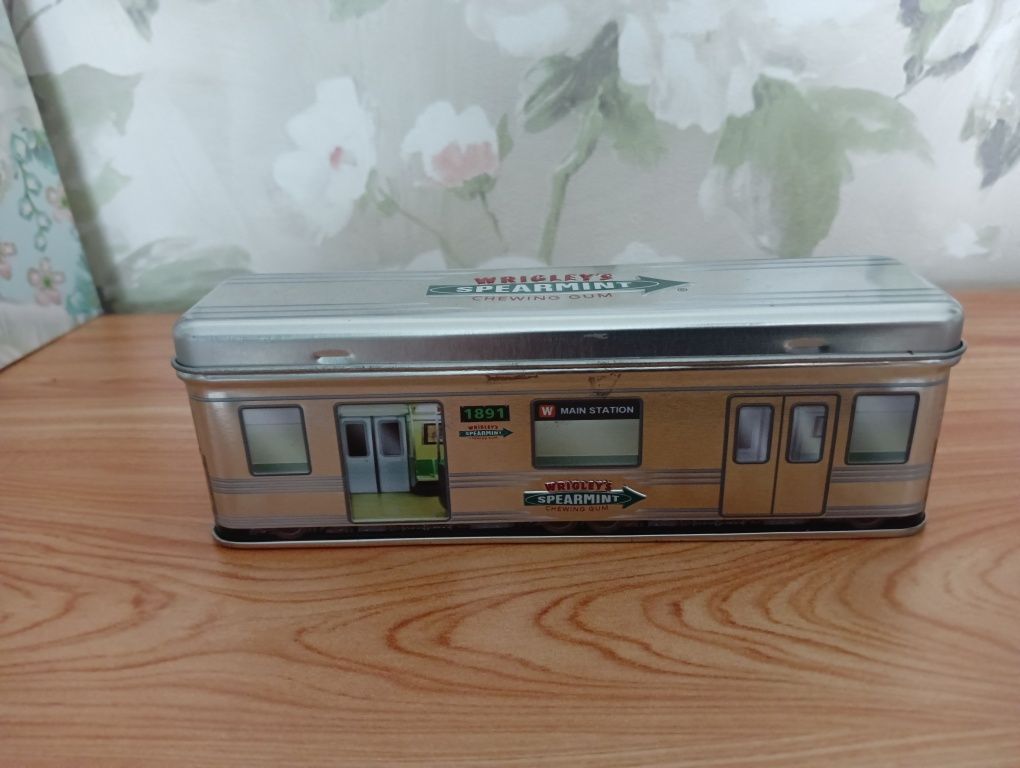 Metalowe pudełko wrigleys spearmint