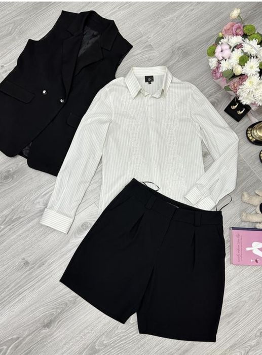 Жіночий стильний комплект жилет з шортах 48/50  l/xl