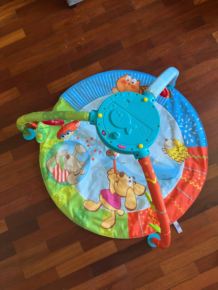 Parque infantil recen nascido