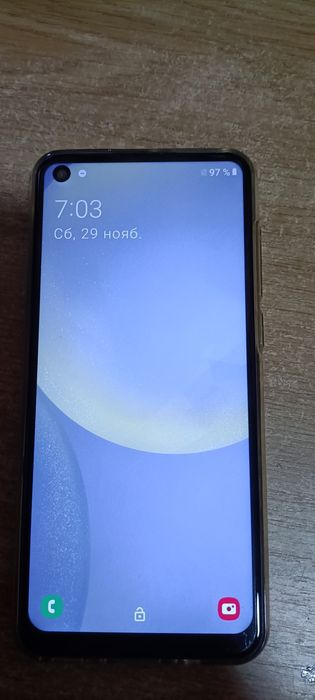 Продам  телефон .