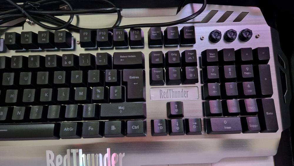 RedThunder K900 Półmechaniczna klawiatura do gier, układ Francuski