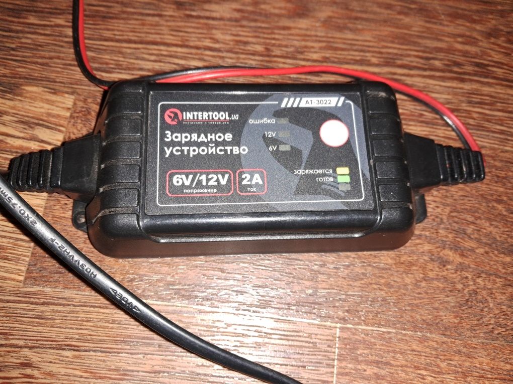 Зарядний пристрій Intertool AT-3032 зарядное устройство