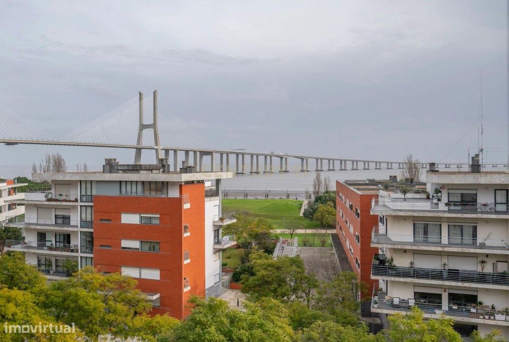 T4 Exclusivo no Parque das Nações – Vista Rio, Áreas Amplas e Luz Natu