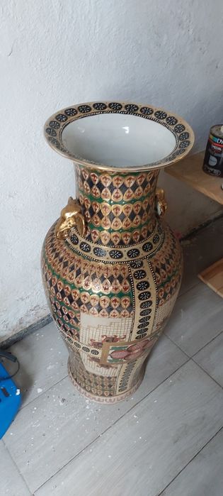 Vendo jarrao alto, em bom estado