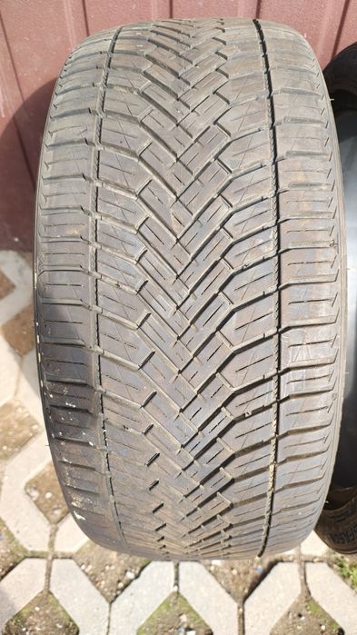 Opony całoroczne 225/40 zr18