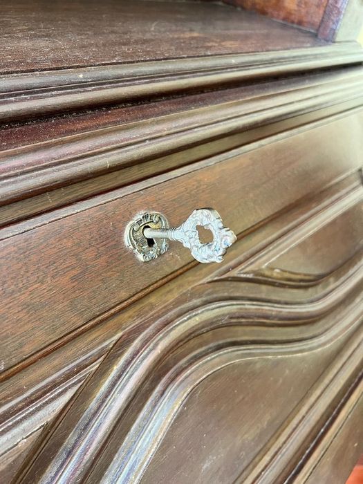 Papeleira / escrivaninha / secretária dobrável com estante e gavetas