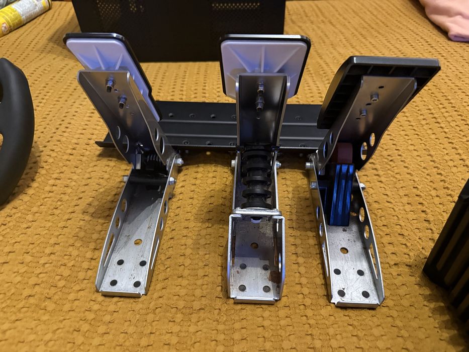 Fanatec CSL DD | Mclaren v2 | CSL Pedals | Boost Kit