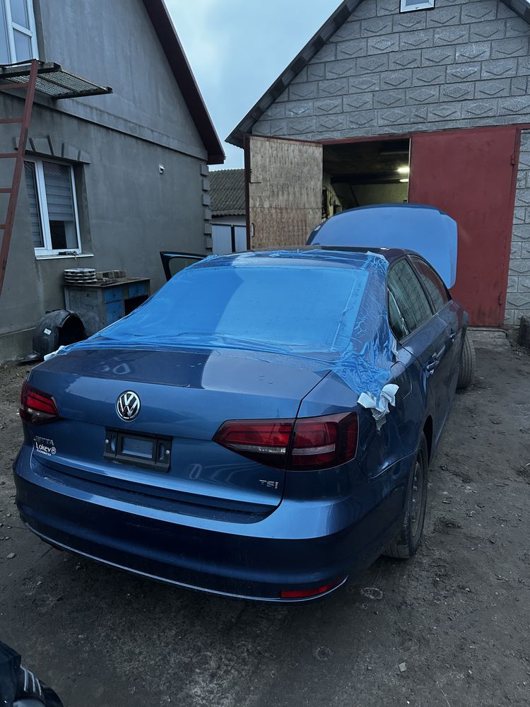Розборка джета 6  кришка багажника разборка jetta 6 2.5 бен запчастини